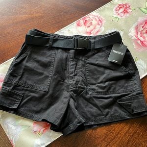 NWT Black pocketed Shorts with Belt (medium)